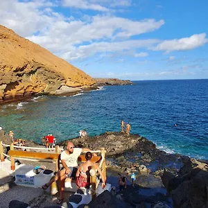 https://de-luxe-apartment-south-tenerife.in-canary-islands.com